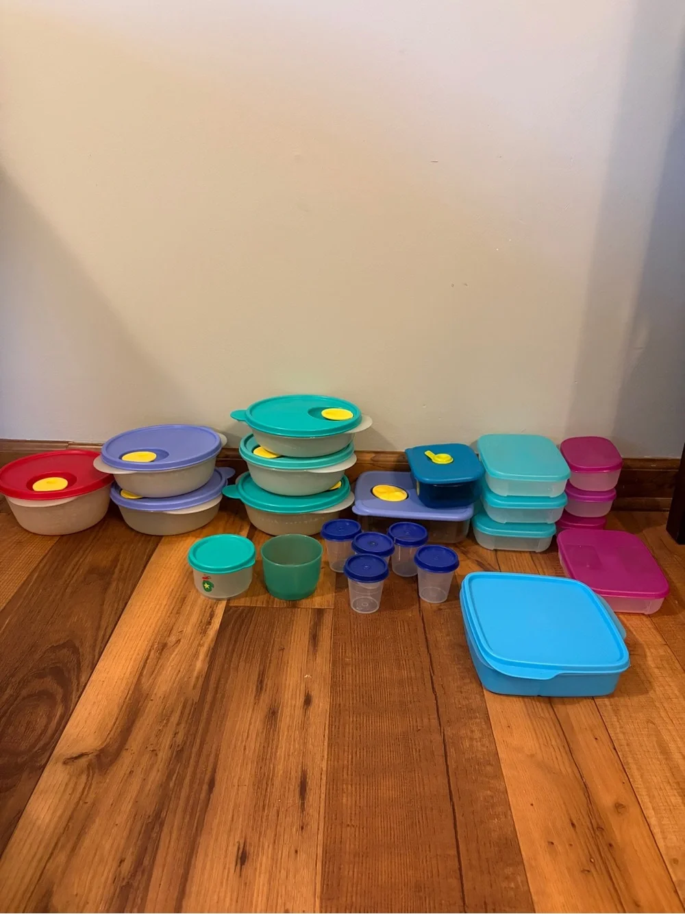 Tupperware Bundle Of 22 Plastic Food Storage Set in Blue, Teal, Purple and Pink